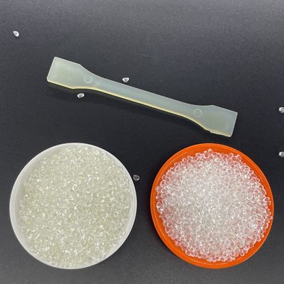 شفافية عالية، تشكيل سريع، مرونة جيدة، متانة ممتازة، حبيبات حقن أو بثق بلاستيك TPU صديقة للبيئة، مناسبة لألعاب الحيوانات الأليفة، حبال القفز، الأسلاك