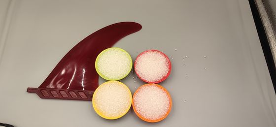 صلابة TPU عالية الشفافية 64D الشفافية حوالي 5-6 مم ، الارتداد الجيد ، الصلابة الممتازة