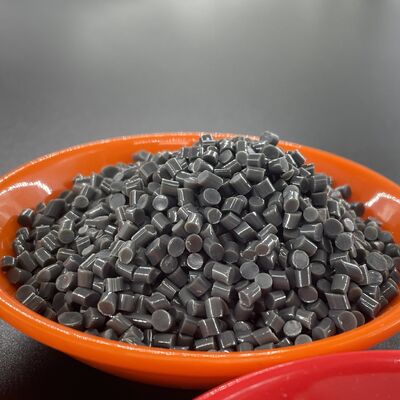 يمكن تعديل وتخصيص حبيبات رغوة البولي يوريثين الحراري