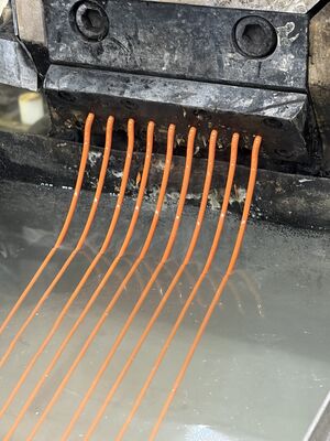 تصنيع السعر ملون متطابق مواد TPU مع قوة الدموع العالية وقوة معززة مناسبة لتطبيقات صب الحقن